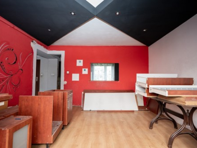 Mieszkanie z ogródkiem i budynkiem gospodarczym