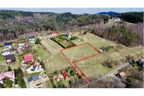 Górska działka widokowa w sercu Beskidu Małego