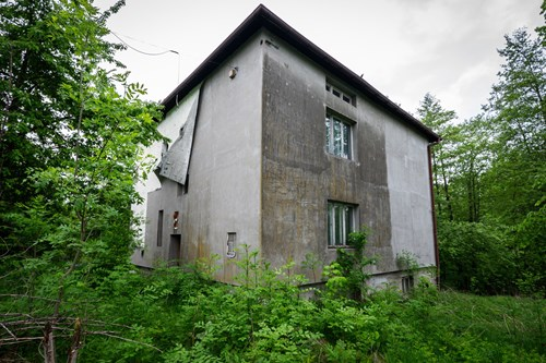 Dom z możliwością podziału na dwa mieszkania