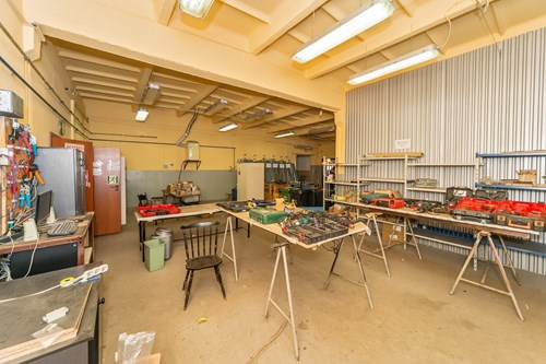 Nieruchomość biurowo-magazynowa z warsztatem